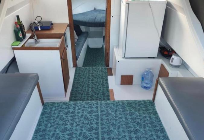 Nice Boat To Sleep In Barcelona サン・アドリア・デ・ベソス エクステリア 写真